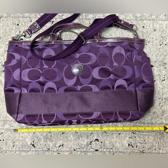 Coach overnight travel bag / diaper bag - Picture 4 of 6